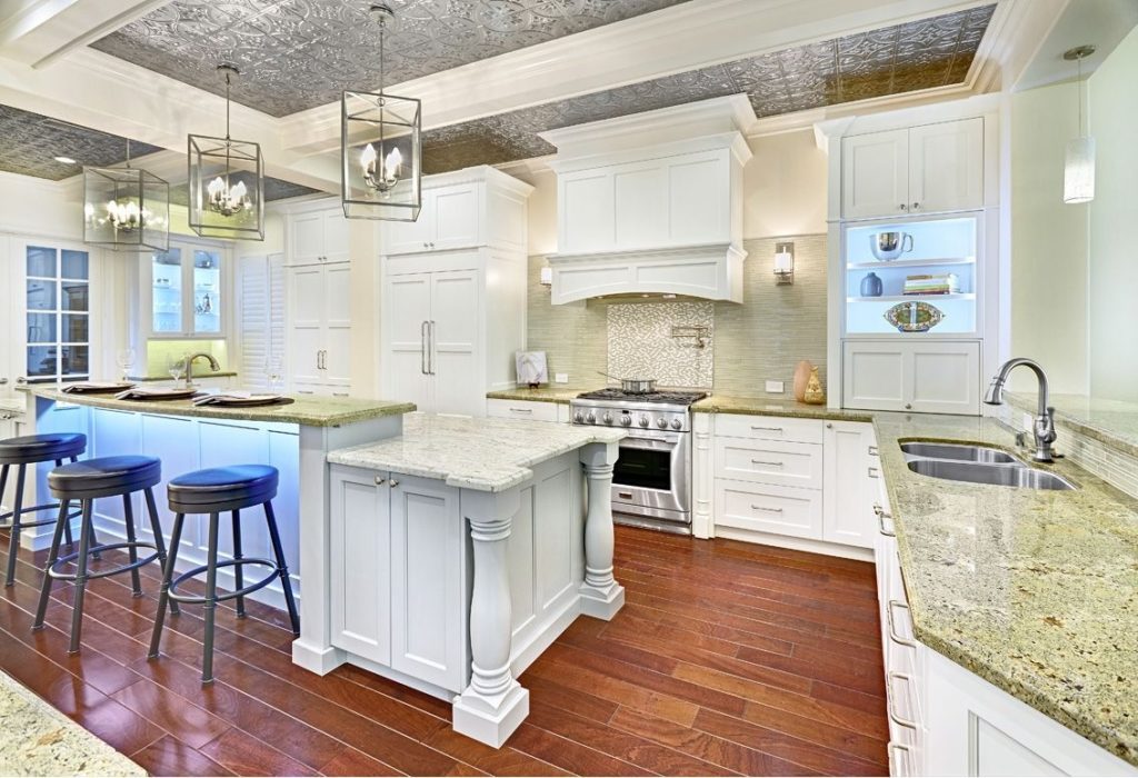 Traditional Kitchen Cabinets