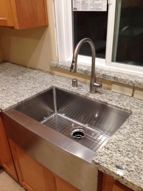 Kitchen farmhouse sink with 1.5in window sill